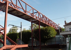 Passerelle métallique