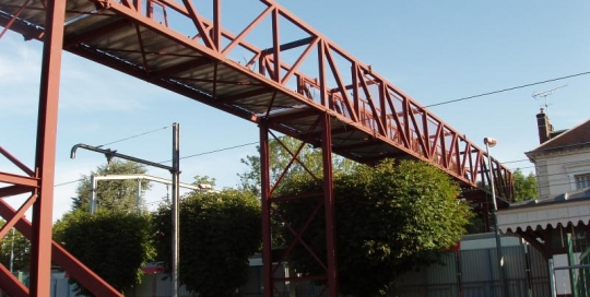 Passerelle métallique