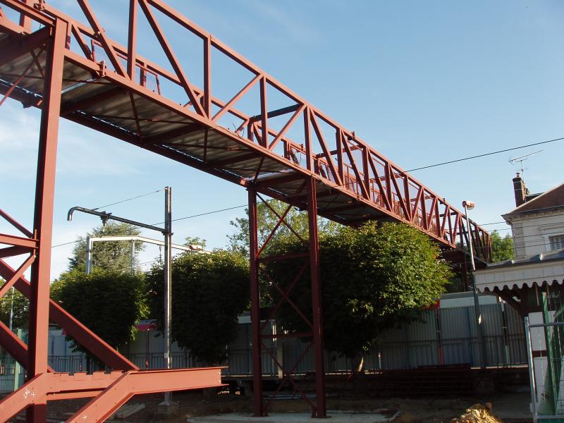 Passerelle métallique